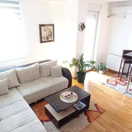 Beautifull Apartment Ni Exterior foto
