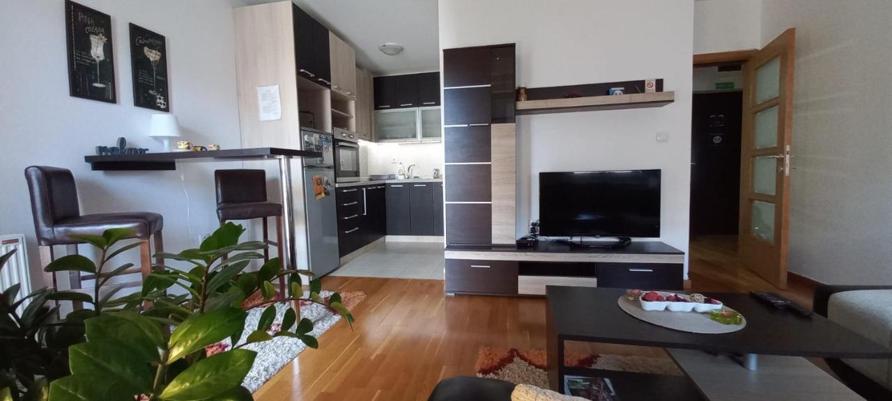Beautifull Apartment Ni Exterior foto